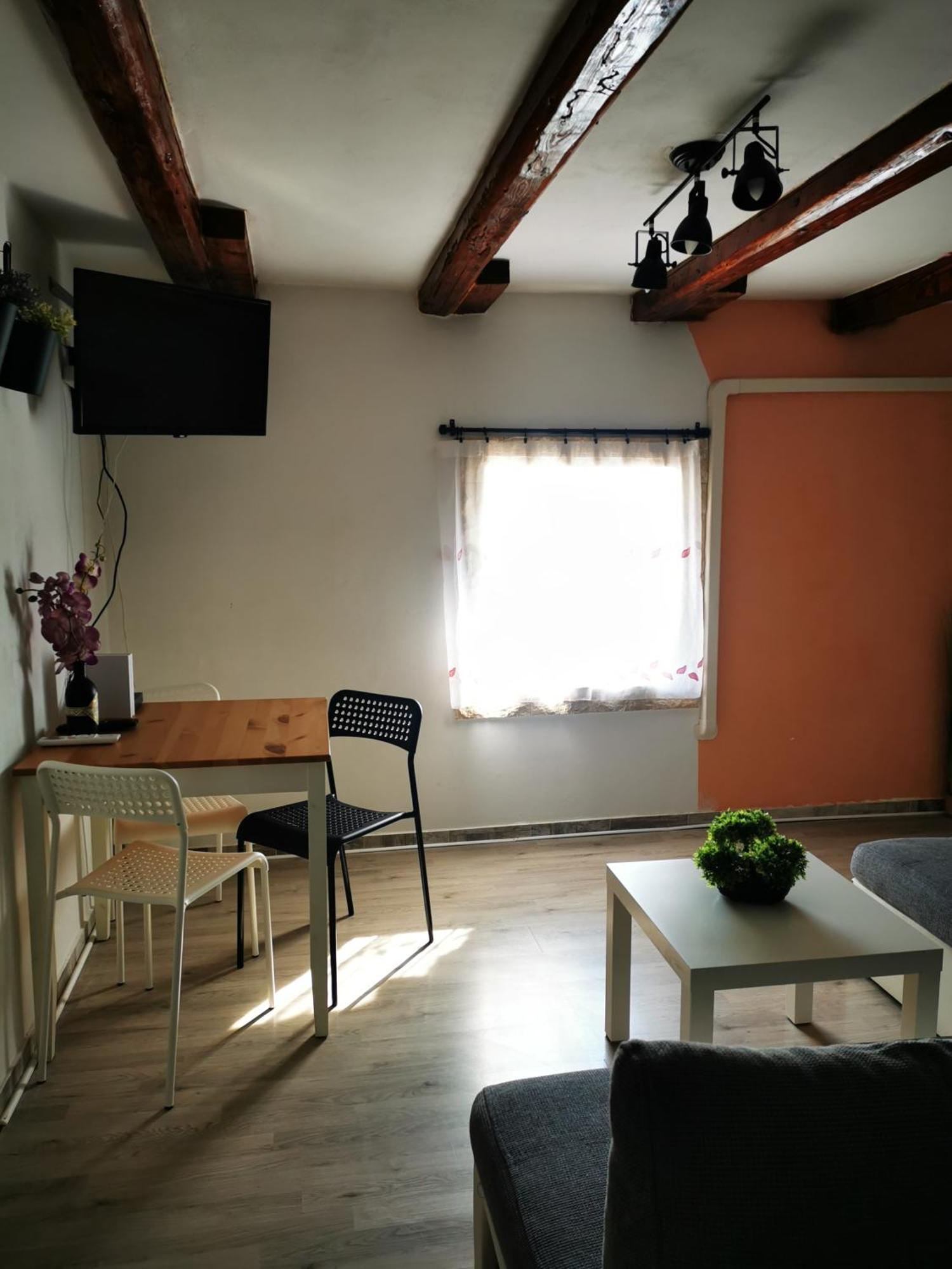 Attica Apartment Pula Buitenkant foto